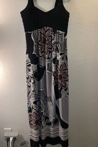 NWOT Sleeveless Maxi Dress